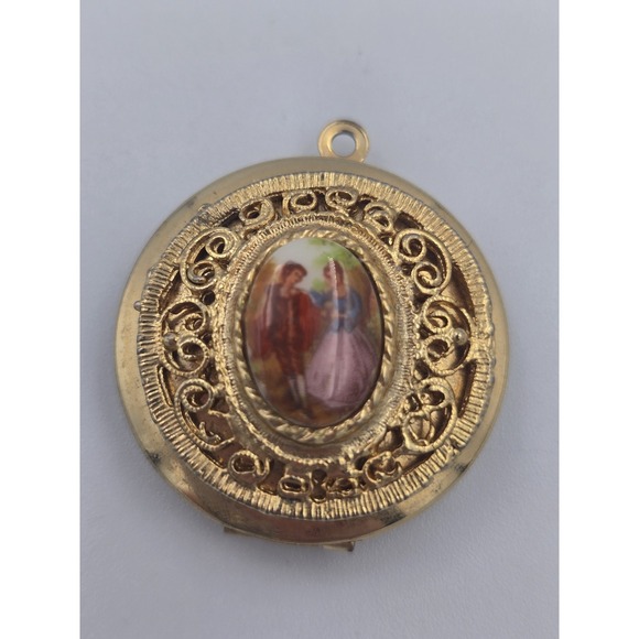Jewelry - Vintage Locket Fragonard Cameo Courting Couple Gold Tone Pendant